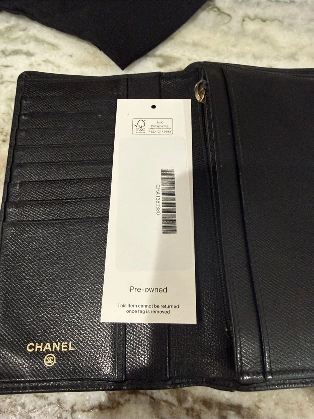 CHANEL Black Caviar Leather Zip-Around Card Holder w/Gold CC Very good condition